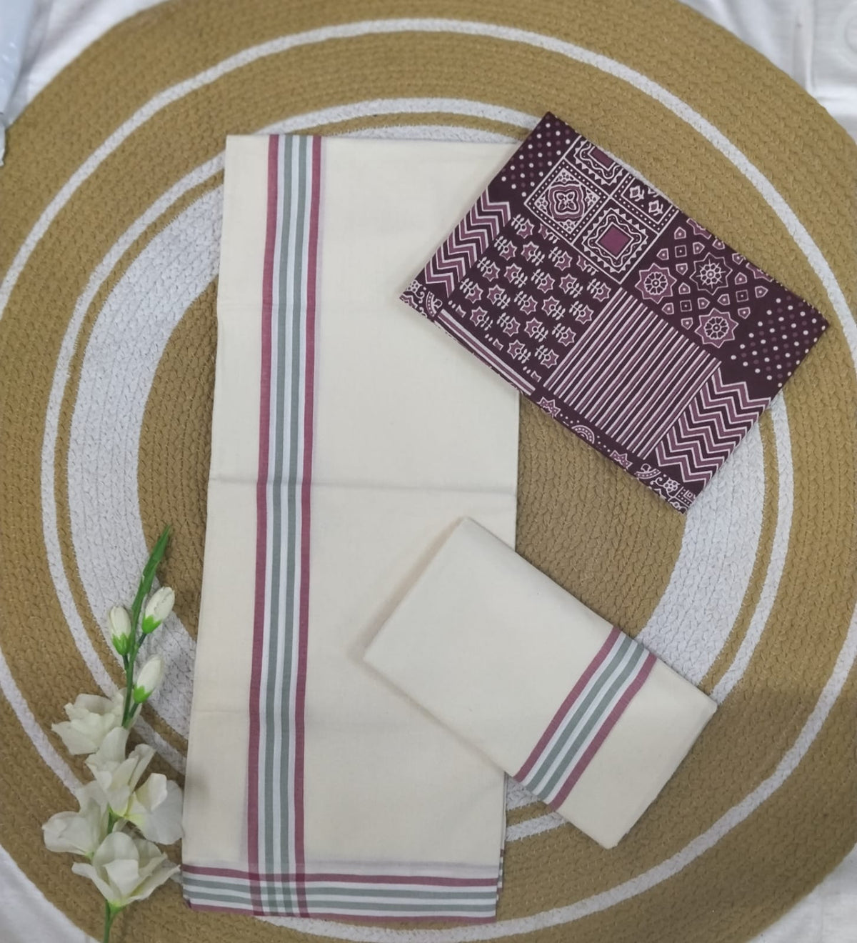Mulloth Set Mund