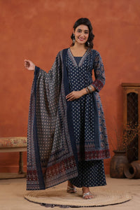 A LINE TOP WITH LOOSE PALAZA STITCHED