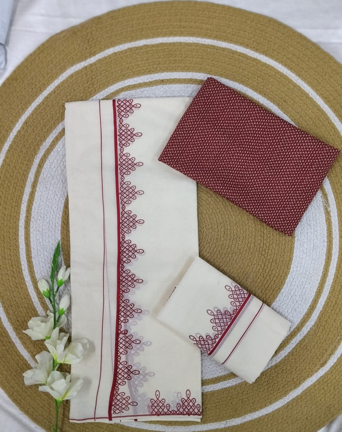കോലം സെറ്റ് മുണ്ട്