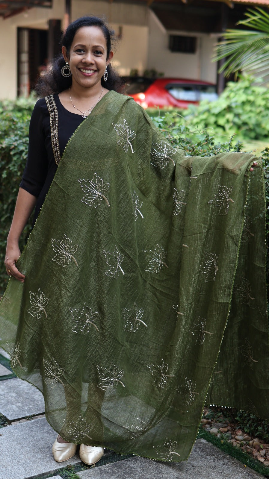 SCALLOP AND HEAVY BEAD DUPATTA - DW450