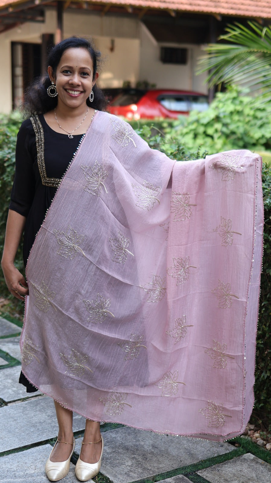SCALLOP AND HEAVY BEAD DUPATTA - DW450