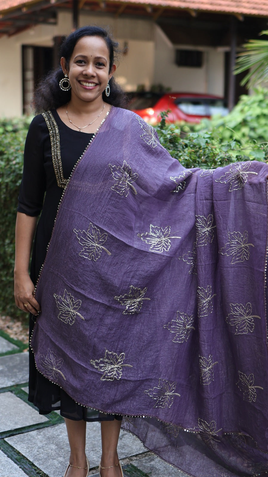 SCALLOP AND HEAVY BEAD DUPATTA - DW450